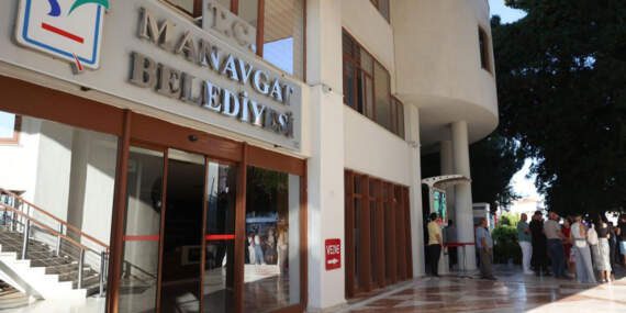 Manavgat Belediyesi’ne yönelik davada 3 tahliye