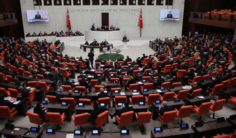 Meclis’te ‘stajyer tacizi’ iddiası: Bir kişi görevden uzaklaştırıldı