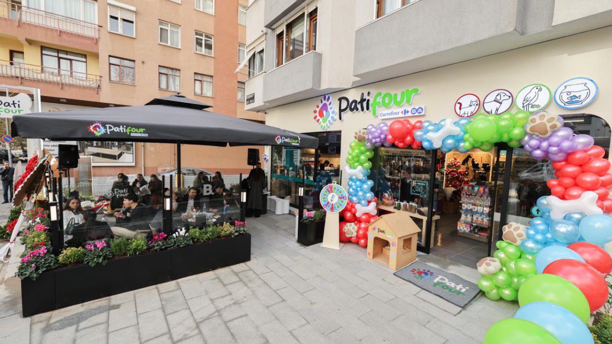 CarrefourSA’nın yeni nesil evcil hayvan yaşam alanı PATiFOUR açıldı
