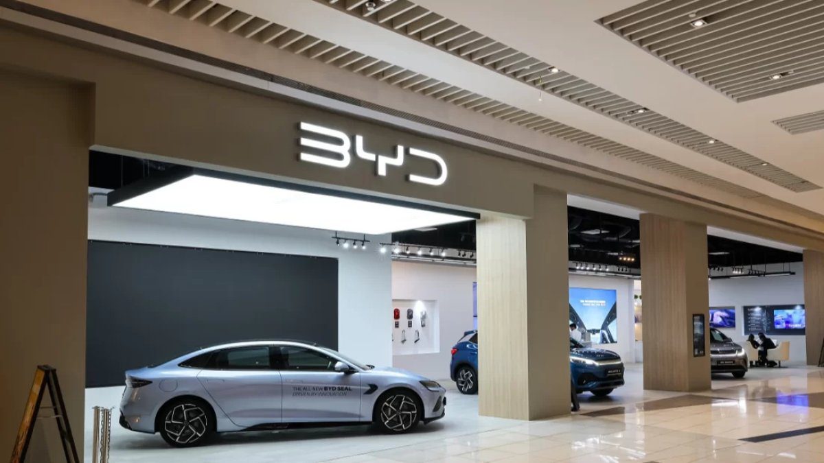BYD’den elektrikli araç devrimi: 20 bin dolarlık modelde şarj süresi yarıya iniyor