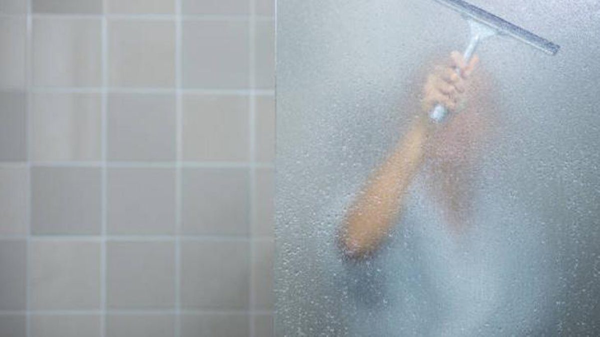 Banyolardaki nem ve koku sorununa doğal çözüm! Bir kaşık himalaya tuzu yeterli oluyor