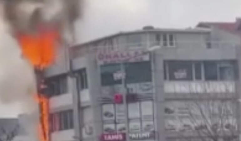 Esenyurt’ta bir restoranda yangın! İtfaiye ekipleri müdahale etti