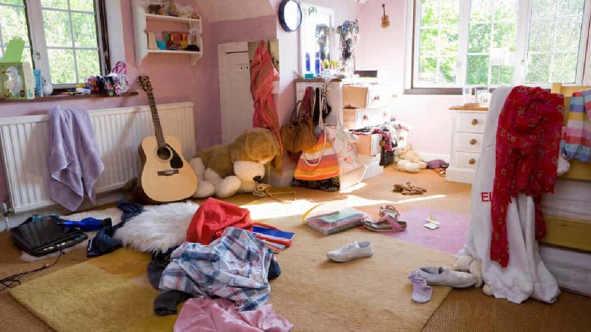 Evde aynı dağınıklık, farklı sonuç: Kadınlar stresli, erkekler etkilenmiyor