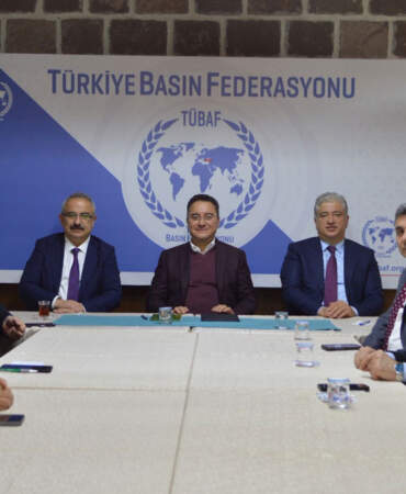 Babacan: Avrupa’nın bize ders verme hakkı yok