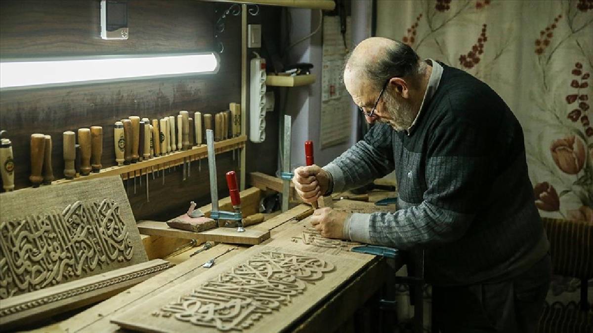 4 kuşaktır sürdürüyor, unutulmasın diye evinde yapıyor! 10 metrekare kilerde zamana meydan okuyor