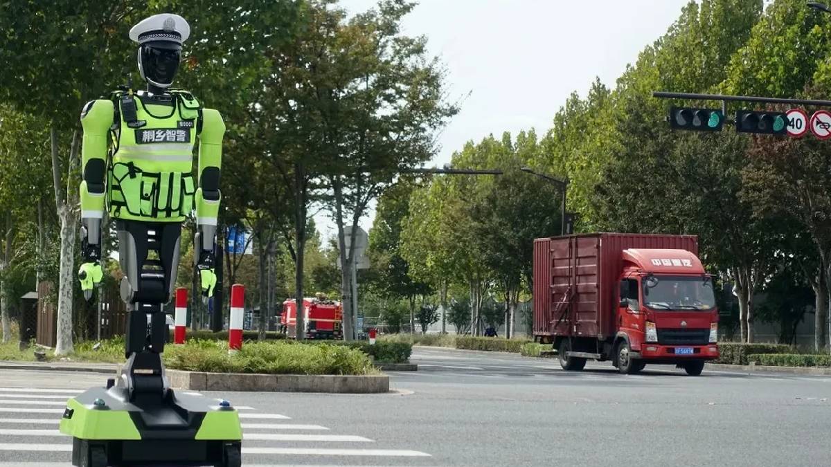 Hangzhou’da yapay zeka devrimi: Hangxing No 1 trafik robotu ilk mesaisini yaptı