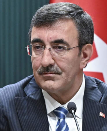 Cumhurbaşkanı Yardımcısı Yılmaz’dan asgari ücret için ‘hayırlı olsun’ mesajı