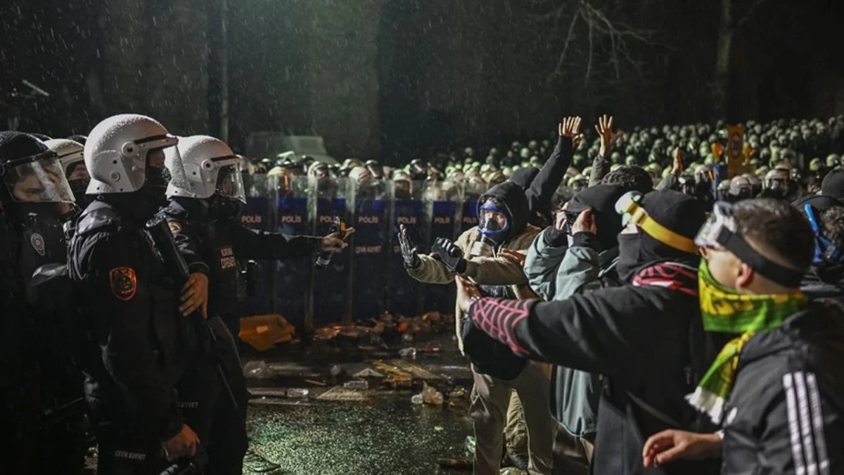 Saraçhane protestoları: Cumhurbaşkanına hakaret davasında 7 sanık beraat etti