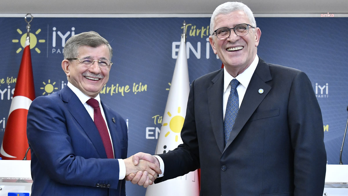 Davutoğlu’ndan Dervişoğlu’na tebrik telefonu: İki lider güncel siyaseti konuştu