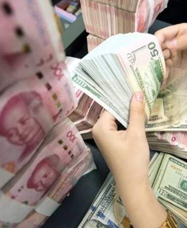 Çin yuanından dolar karşısında 2,5 yıl sonra bir ilk