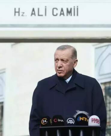 Erdoğan, cuma namazını Hz. Ali Camisi’nde kıldı