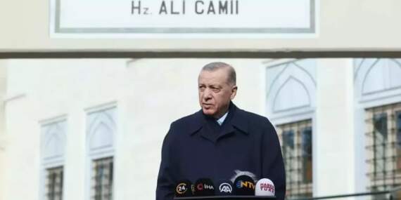 Erdoğan, cuma namazını Hz. Ali Camisi’nde kıldı