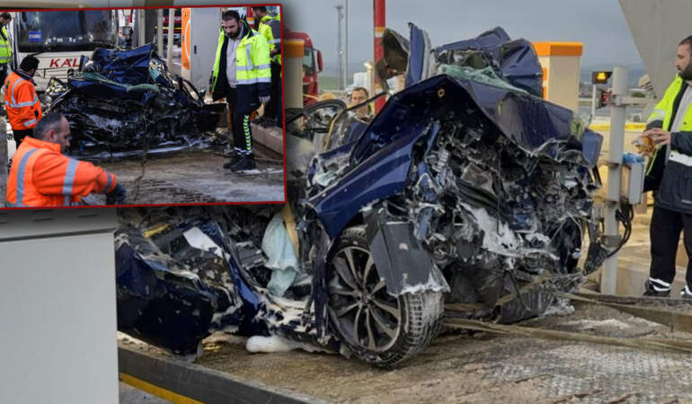 Otoyolda katliam gibi kaza: Gişeye girmek isteyen otomobile otobüs çarptı
