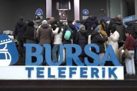 Uludağ’da teleferik çilesi: Zirve yolunda 500 metrelik insan kuyruğu!