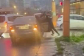 Trafik eşkiyaları dehşet saçtı! Yol verme kavgasında sürücü darbedildi, burnu ve elmacık kemiği kırıldı
