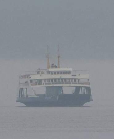 Çanakkale Boğazı sis nedeniyle gemi trafiğine kapandı