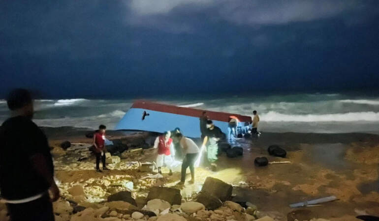 Akdeniz’de göçmen faciası: 50 kişi öldü