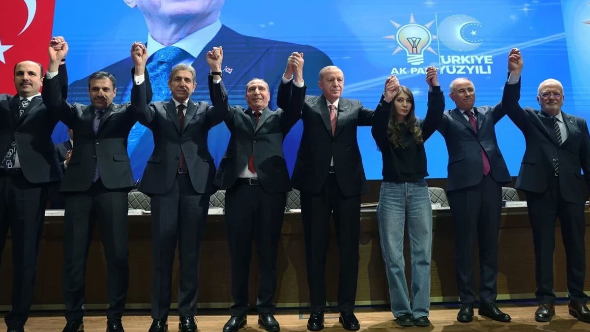 Dört belediye başkanı daha AK Parti’ye katıldı