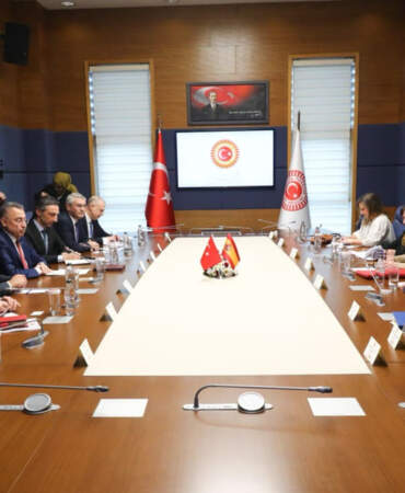 Fuat Oktay, İspanya Temsilciler Meclisi Başkanı Francina Armengol Socias ile görüştü
