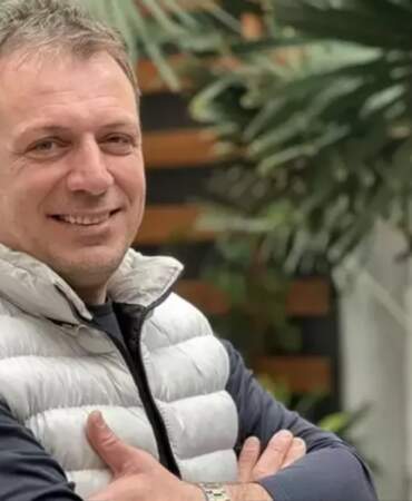 Ünlü sanatçı Onay Şahin’in belediye başkanıyla şaşırtan diyalogu: İki dönemdir başkan ama hala evi yok