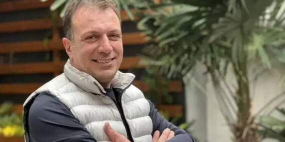 Ünlü sanatçı Onay Şahin’in belediye başkanıyla şaşırtan diyalogu: İki dönemdir başkan ama hala evi yok