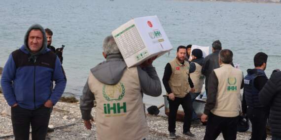 İHH’den Ayn el Arab’a insani yardım