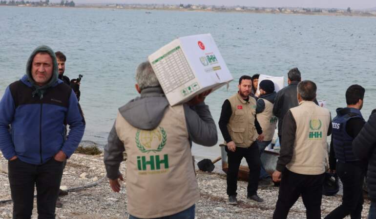 İHH’den Ayn el Arab’a insani yardım