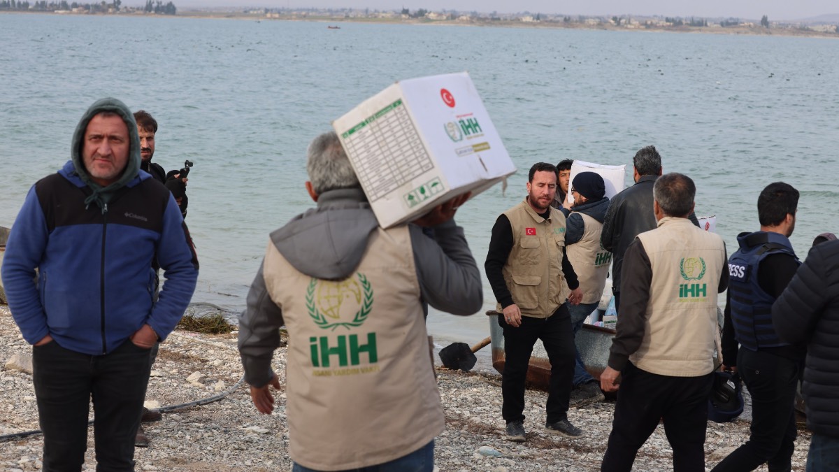 İHH’den Ayn el Arab’a insani yardım