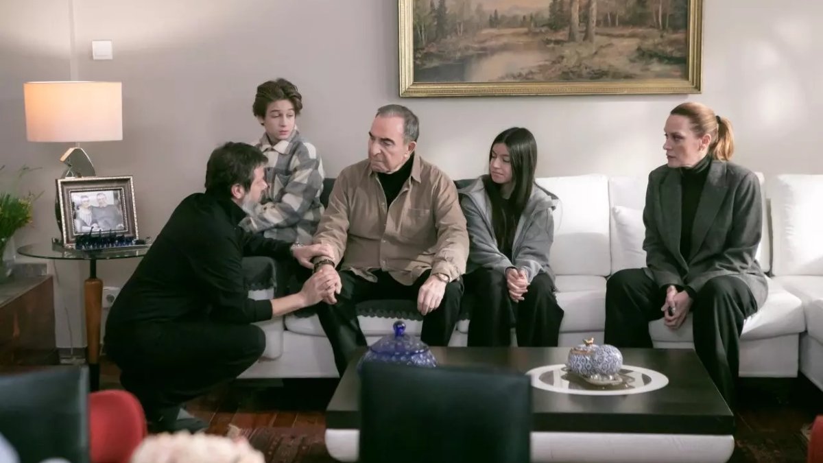 Arka Sokaklar’da bir devir kapanıyor! Senarist duyurdu: Baş kötü veda ediyor