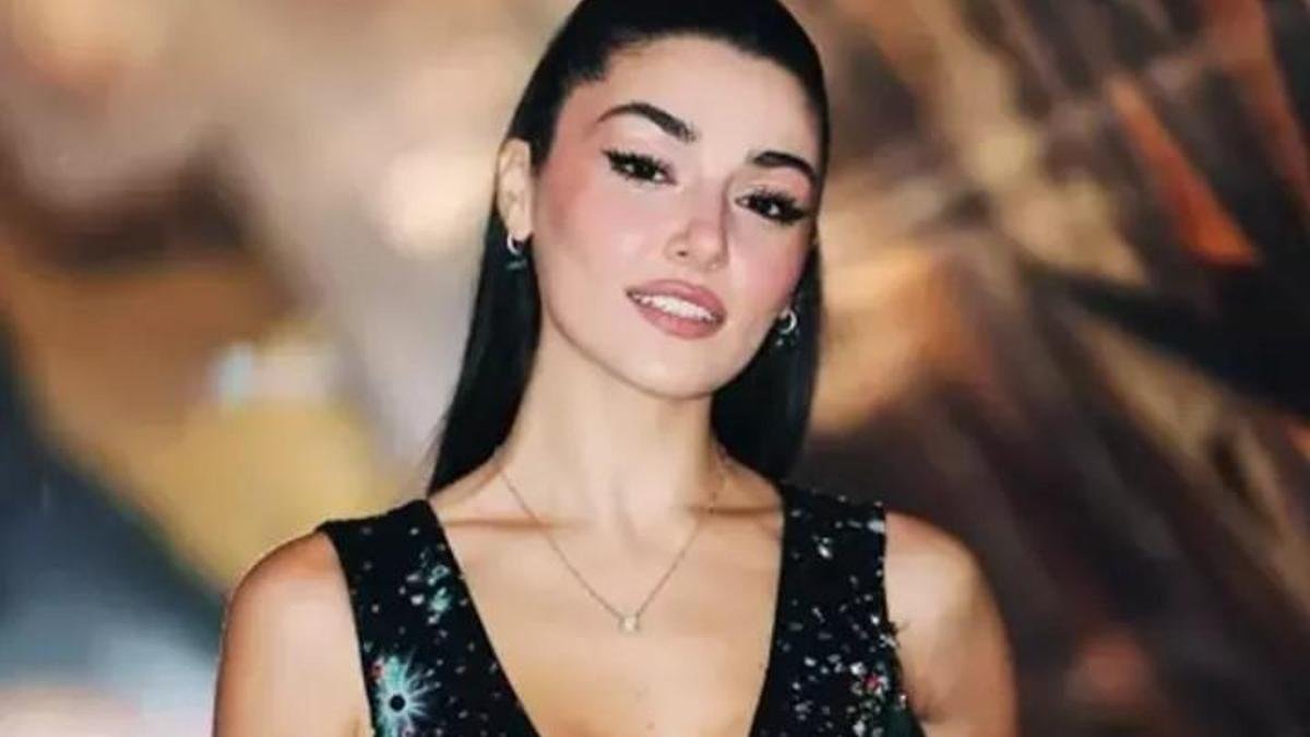 Hande Erçel Paris Moda Haftası’na damga vurdu! Kombini dile düştü: “Ayakkabı krizi” sosyal medyayı ikiye böldü