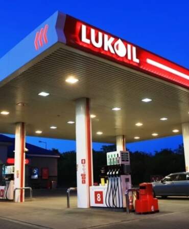 Lukoil, uluslararası varlıklarını Amerikan şirket Carlyle’ye satacak