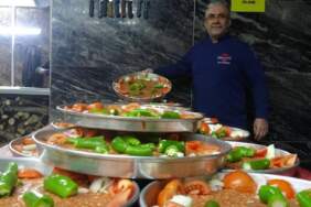 10 yaşında pişirmeye başladı, tescilli ürünü herkese sundu! Bu lezzet gerçekten damak çatlatıyor: Porsiyonu 220 TL