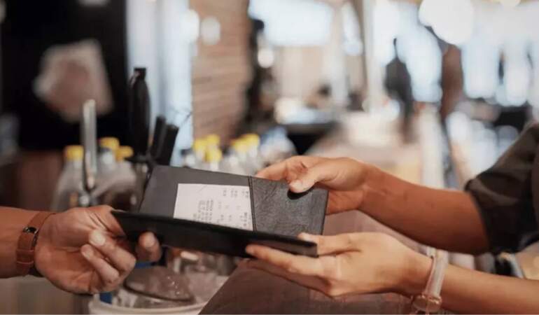 Restoranlarda yeni dönem başlıyor! Servis, masa ücreti yok: Bakanlık sıkı denetime başlıyor