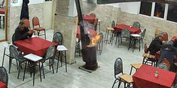 Güzel koksun diye sobaya döktü, facianın eşiğinden dönüldü! Soba bomba gibi patladı: Kimse istifini bozmadı