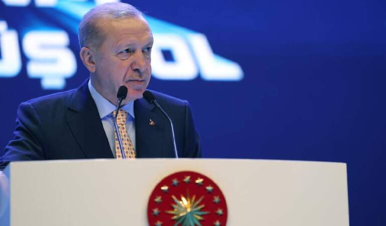 Erdoğan’dan CHP’li belediyeler açıklaması: Yolsuzluk yapmadıysanız bu telaş hali niye?