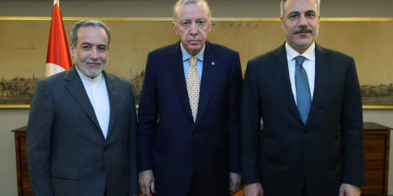 Erdoğan, İran Dışişleri Bakanı Arakçi ile görüştü