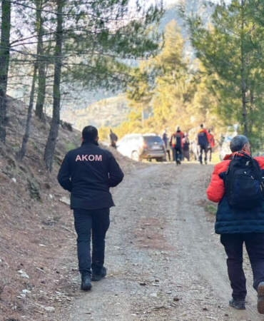 Adana’da 16 Yaşındaki Hatice Aranıyor
