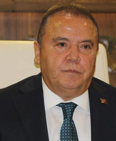 Muhittin Böcek Yeniden Hastaneye Kaldırıldı