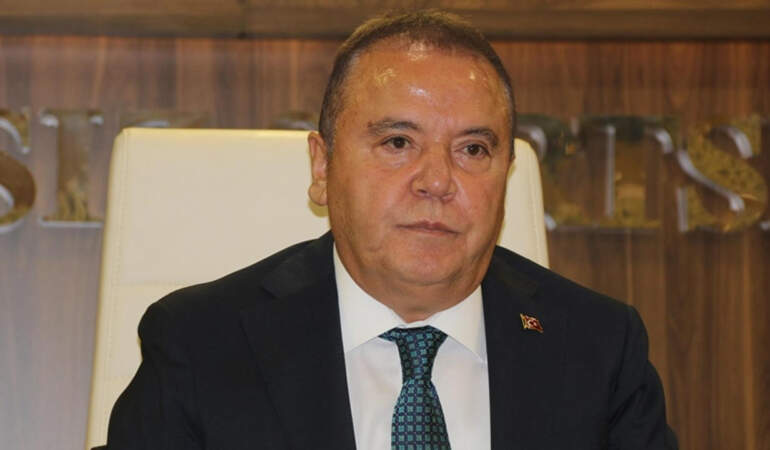 Muhittin Böcek Yeniden Hastaneye Kaldırıldı