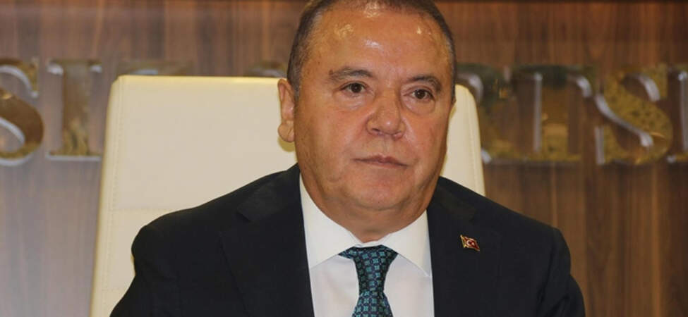 Muhittin Böcek Yeniden Hastaneye Kaldırıldı