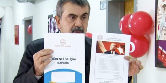 ‘Atatürksüz Karne’ Tartışması: Bakan Tekin’den CHP’ye Sert Sözler: ‘İstanbul’daki Asrın Hırsızlığını Saklamak İstiyorlar’