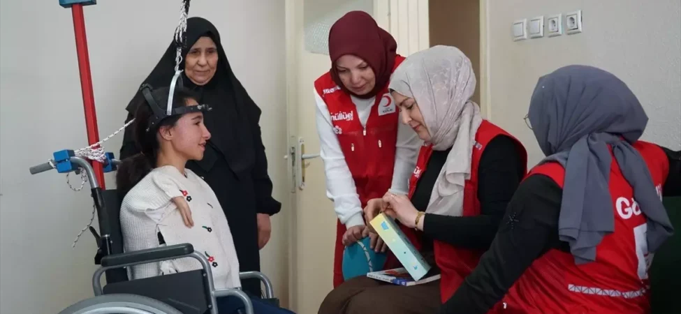 Skolyoz Hastası Kader Ameliyat Oluyor