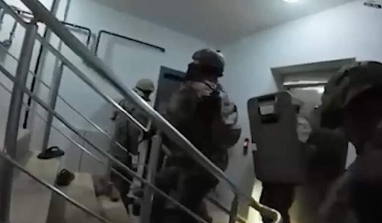 Bakan Yerlikaya Duyurdu: Bayğaralar Suç Örgütüne Operasyon! 12 Kişi Tutuklandı