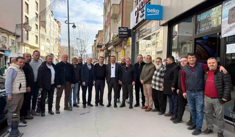 Başkan Çetinkaya Ankara Caddesi’nde esnaf ve vatandaşlarla buluştu