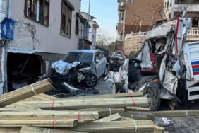 Beykoz’da Feci Kaza! Kamyon Dükkana Daldı, 2 Ölü