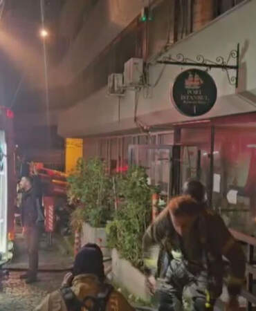 Beyoğlu’nda Korkutan Otel Yangını!