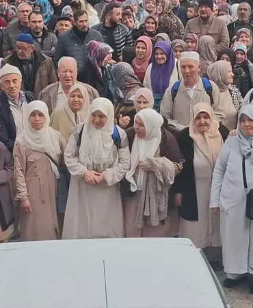 Beypazarı’ndan 42 kişi umre ibadeti için kutsal topraklara uğurlandı