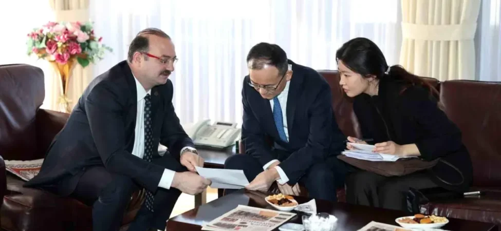 Çin Halk Cumhuriyeti Ankara Büyükelçisi Jiang Xuebin Atatürk Üniversitesi’nde