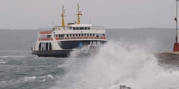 Deniz Ulaşımına Fırtına Engeli: Güney Marmara’daki Tüm Seferler İptal