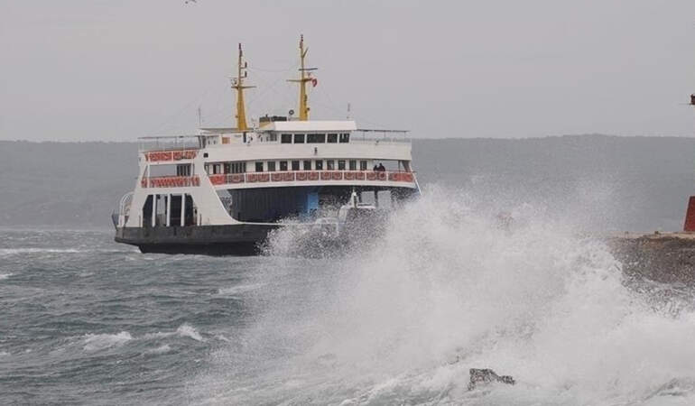 Deniz Ulaşımına Fırtına Engeli: Güney Marmara’daki Tüm Seferler İptal